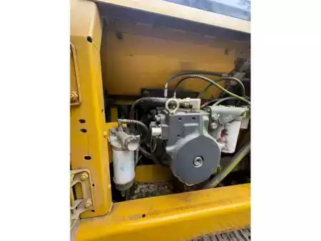 Korečková rýpadla 2007 Komatsu PC210LC (8)