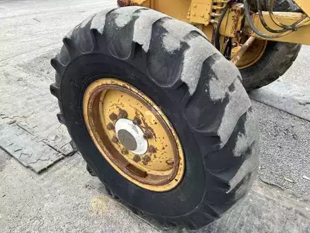 Väghyvlar 1984 Caterpillar 120G (14)