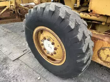 Väghyvlar 1984 Caterpillar 120G (16)