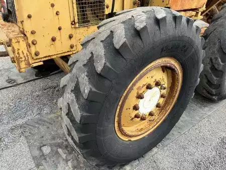 Väghyvlar 1984 Caterpillar 120G (19)