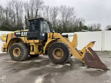 Chargeuse sur pneus 2013 Caterpillar 950K (1)