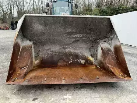 Chargeuse sur pneus 2012 Caterpillar 950K (11)