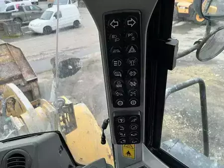 Chargeuse sur pneus 2012 Caterpillar 950K (47)