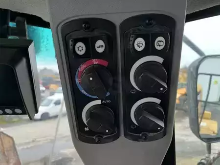 Chargeuse sur pneus 2012 Caterpillar 950K (48)