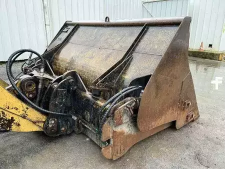 Chargeuse sur pneus 2012 Caterpillar 950K (12)