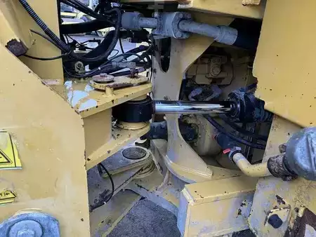 Chargeuse sur pneus 2012 Caterpillar 950K (23)