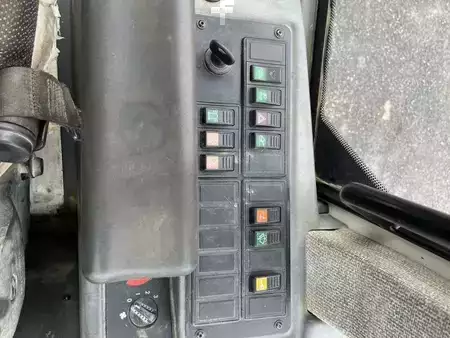 Other 2010 Liebherr L506 Stereo (34)