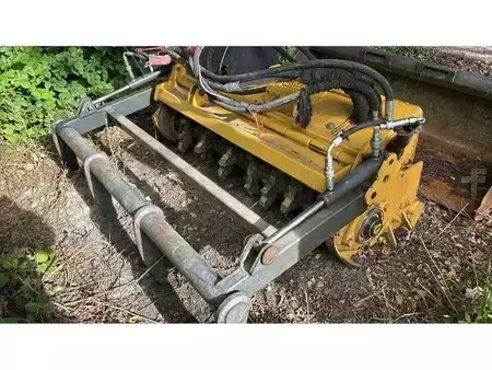 Altri 2015 Komatsu CK20 + GYROBROYEUR (7)