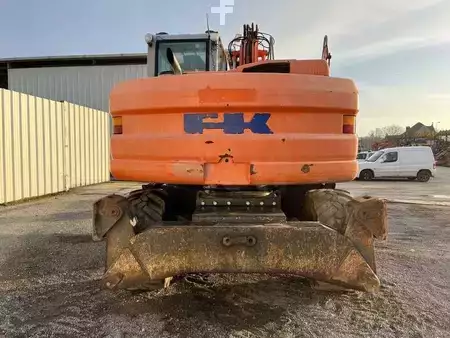 Escavatori gommati 2004 Fiat-Kobelco E145W (10)