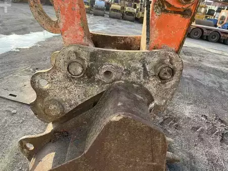 Escavatori gommati 2004 Fiat-Kobelco E145W (12)