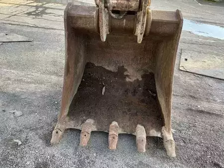 Escavatori gommati 2004 Fiat-Kobelco E145W (15)