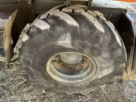 Escavatori gommati 2004 Fiat-Kobelco E145W (23)