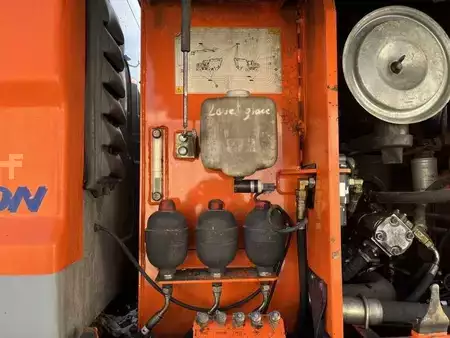 Escavatori gommati 2004 Fiat-Kobelco E145W (34)