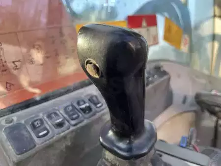 Escavatori gommati 2004 Fiat-Kobelco E145W (49)