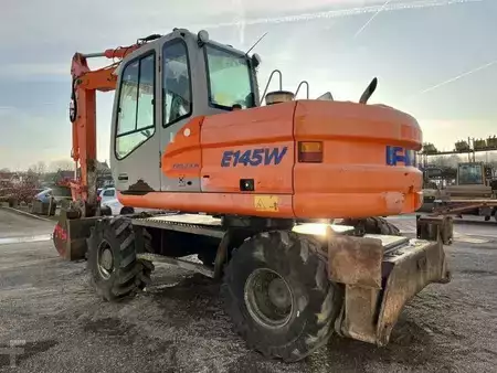 Escavatori gommati 2004 Fiat-Kobelco E145W (5)