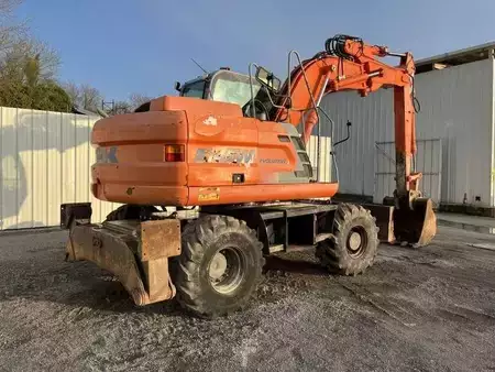 Escavatori gommati 2004 Fiat-Kobelco E145W (6)