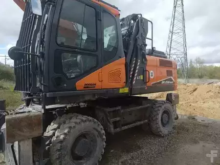 Mobil gravemaskin 2022 Doosan DX250WMH-7 (8)