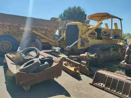 Bulldozere 1975 Caterpillar D8K + Porte Engins (2)