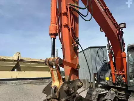 Koparki gąsienicowe 2010 Hitachi ZX135 US-3 (18)