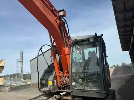 Koparki gąsienicowe 2010 Hitachi ZX135 US-3 (20)