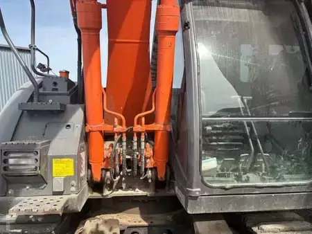 Koparki gąsienicowe 2010 Hitachi ZX135 US-3 (21)