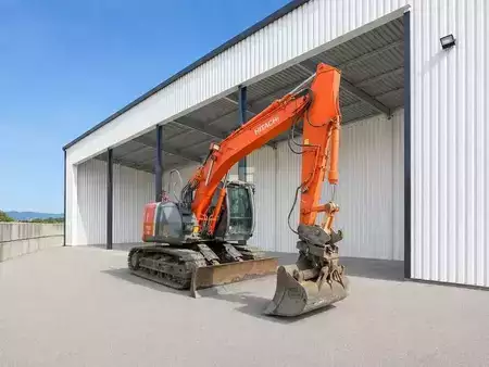 Koparki gąsienicowe 2010 Hitachi ZX135 US-3 (9)