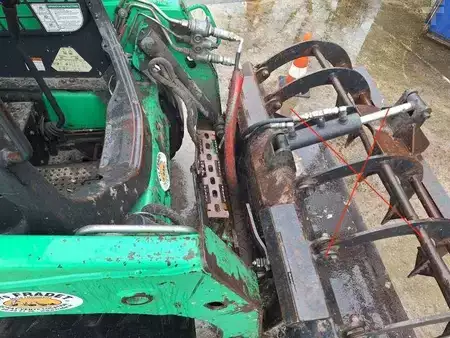Outro 2015 Bobcat S450 - sans equipements (12)