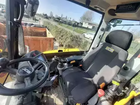 Pelle sur pneus 2021 JCB HYDRADIG 110 WT 4E (10)