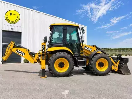 Autres 2024 JCB 4CX PRO (2)