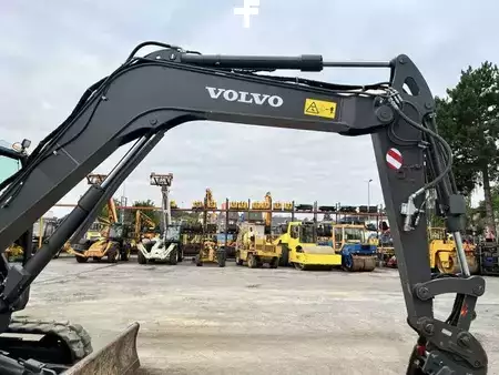 Escavadora de rastos 2023 Volvo ECR88D (10)