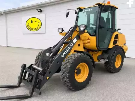 Ostatní 2015 Volvo L25F (2)