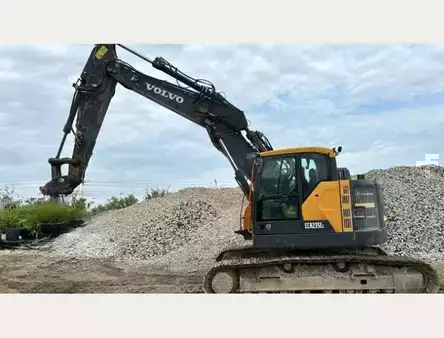 Telakaivinkoneet  2019 Volvo ECR235EL (1)