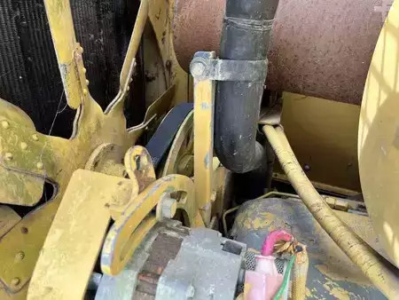 Bulldozere 1998 Caterpillar D6M LGP (35)