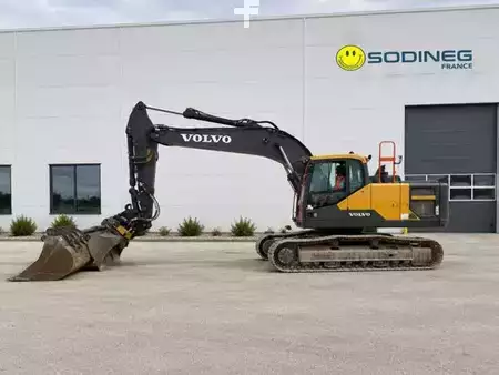 Rupsgraafmachines 2021 Volvo EC220EL EQUIPE 3D (1)