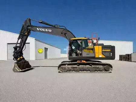 Rupsgraafmachines 2021 Volvo EC220EL EQUIPE 3D (2)