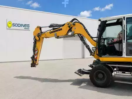 Mobiele graafmachines 2018 Liebherr A 910 COMPACT LITRONIC (10)