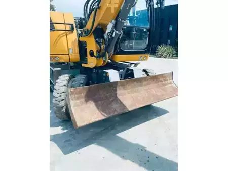 Mobiele graafmachines 2018 Liebherr A 910 COMPACT LITRONIC (13)