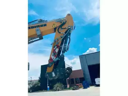Mobiele graafmachines 2018 Liebherr A 910 COMPACT LITRONIC (15)