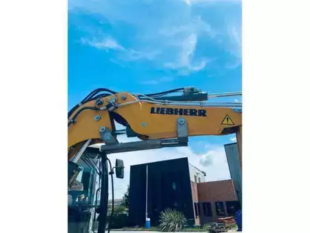 Mobiele graafmachines 2018 Liebherr A 910 COMPACT LITRONIC (17)