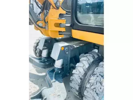 Mobiele graafmachines 2018 Liebherr A 910 COMPACT LITRONIC (23)