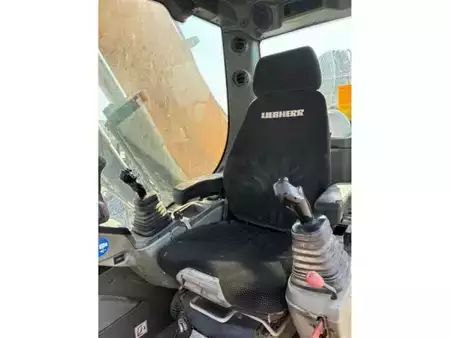 Kuvert Grävare 2018 Liebherr LH30M LITRONIC (13)
