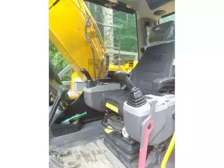 Pelles sur chenilles 2023 JCB 150XL SV (13)