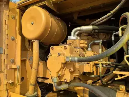Гідравлічні екскаватори 2000 Liebherr R924HDSL LITRONIC (37)