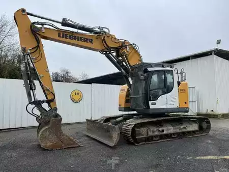 Гідравлічні екскаватори 2018 Liebherr R926 COMPACT (1)