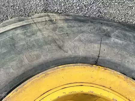 Chargeuse sur pneus 2010 Komatsu WA480-6 (22)