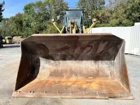 Chargeuse sur pneus 2010 Komatsu WA480-6 (9)