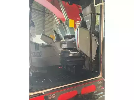 Перевантажувальні роботи на екскаваторах 2018 Liebherr R922LC (15)