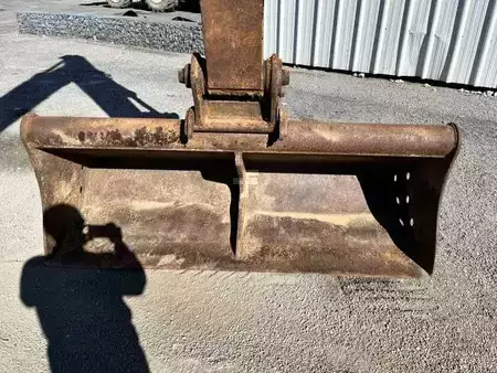 Lánctalpas kotrógép 1998 JCB JS130 (18)