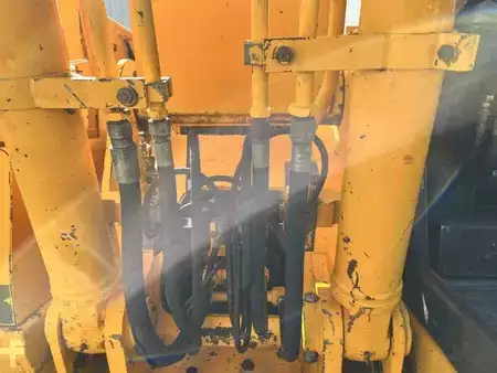 Lánctalpas kotrógép 1998 JCB JS130 (29)