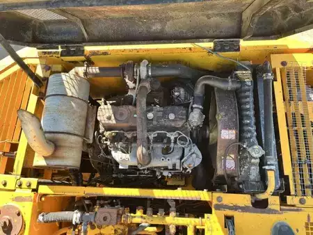 Lánctalpas kotrógép 1998 JCB JS130 (42)